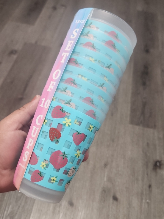 Other - Strawberry Print Plastic Cups (10)